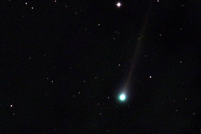 Early risers may catch Comet C/2025 R3 this week