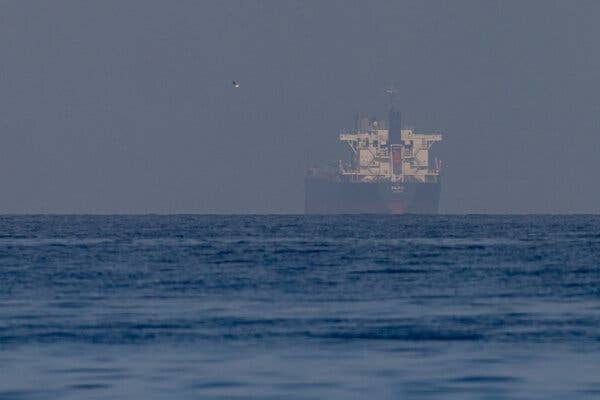 Navy Warships Cross Strait of Hormuz to Clear Mines, U.S. Says