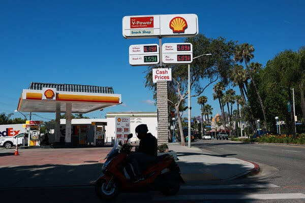 Energy Secretary Says Gas Prices May Stay Above $3 Until 2027