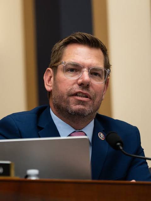 F.B.I. Said to Dig Up Old Investigative Files on Democratic Lawmaker