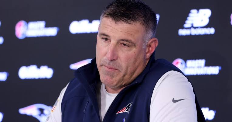 Mike Vrabel issues statement on photos with reporter Dianna Russini: "I've had some difficult conversations with people that I care about"