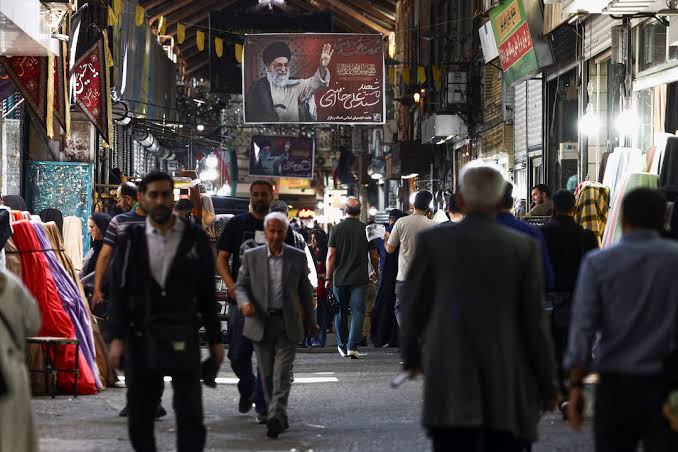 Trump says Iran can phone if it wants to talk; Iranian minister heads to Russia