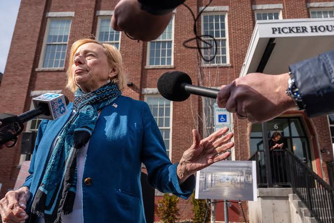 Democrats worry bruising Maine primary could cost them a shot at Susan Collins