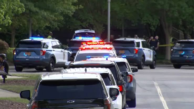 Triangle Town Center mall shooting in Raleigh leaves employee, teens injured, police say