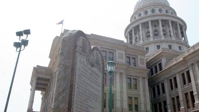 Texas schools can display Ten Commandments posters, court rules