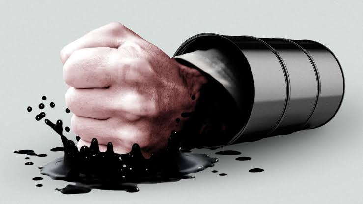 Oil prices jump after Strait of Hormuz setbacks