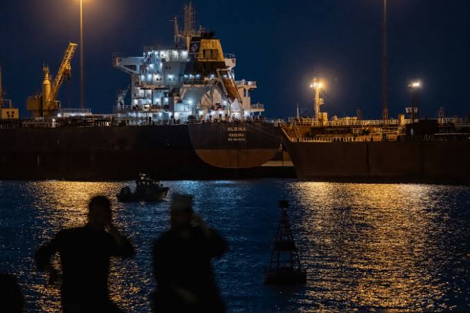 Trump Tells Aides He’s Willing to End War Without Reopening Hormuz