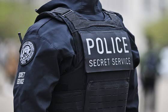Secret Service officer arrested on charge of indecent exposure in hotel hallway