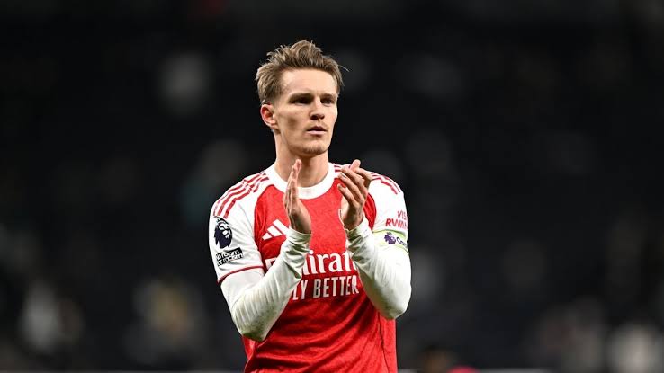 Team news: Odegaard and Dowman start v Southampton