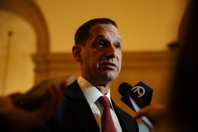 SF mayor hands out 127 pink slips to city departments