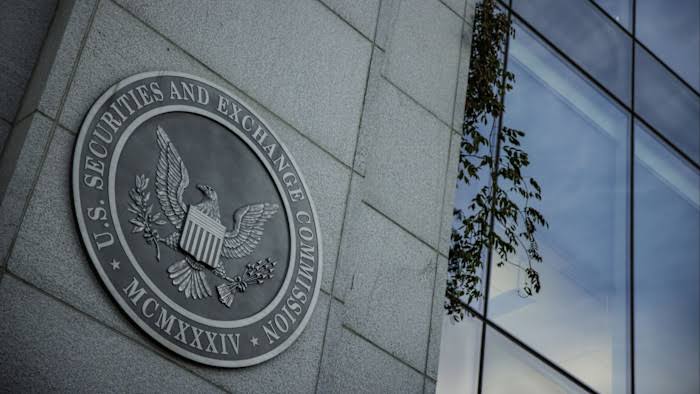 SEC moves to scrap quarterly reporting requirement