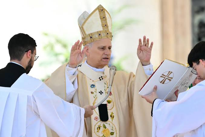 On Easter, Pope Leo delivers commanding message of peace to a world at war