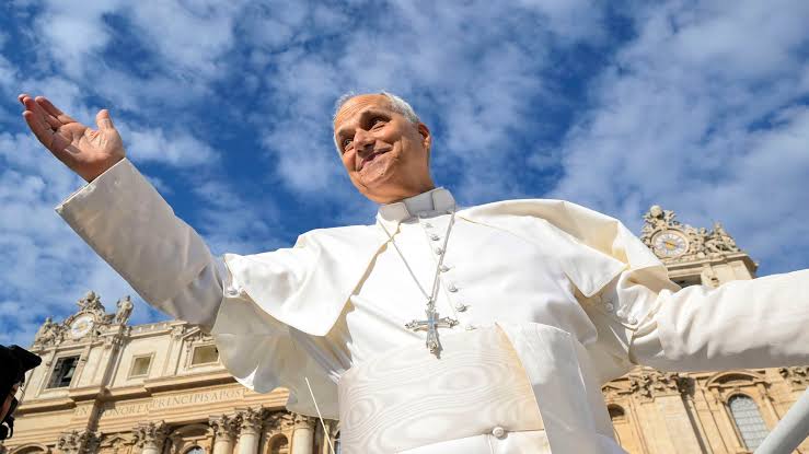 Pope Leo's popularity withstands Trump's papal attacks