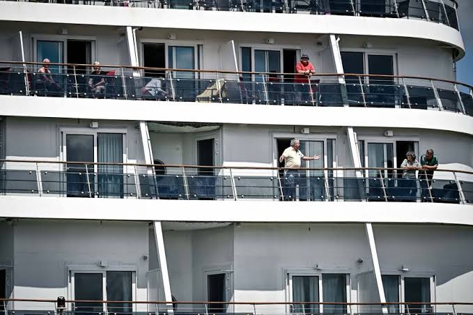 1,700 passengers held on cruise ship over potential acute stomach bug sickness