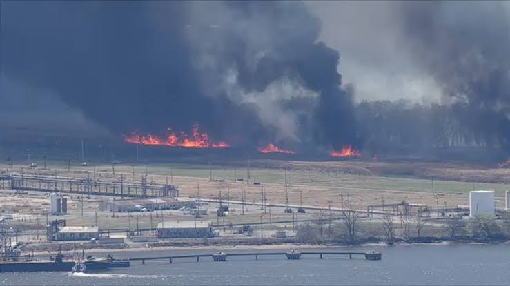 NJ Forest Fire Service battling wildfire in West Deptford, New Jersey